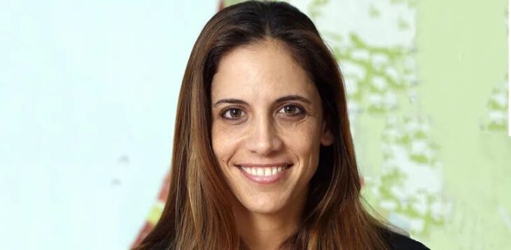 凱倫·特納辭職